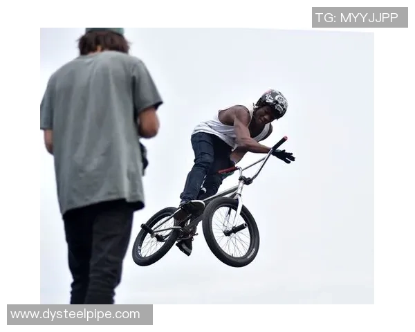 吴丽专访：从初学者到滑板高手的成长之路与心路历程回顾